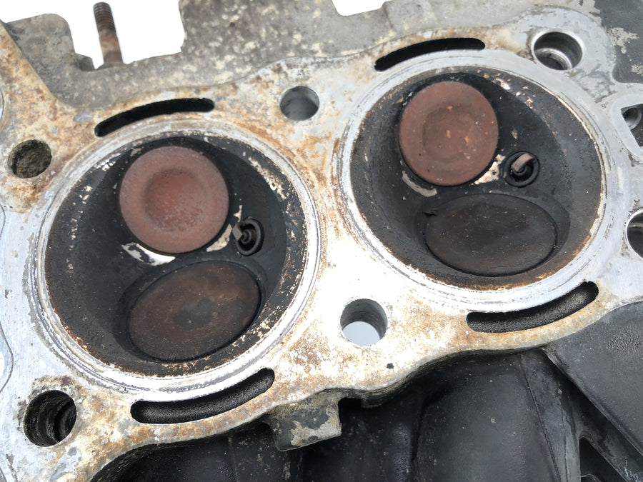 Kawasaki ZR7 ZR750F [1999] - cylinder head