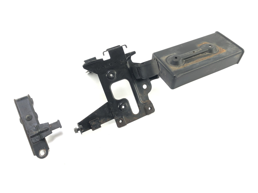 Kawasaki VN-15 VNT50A [1989] - Battery compartment