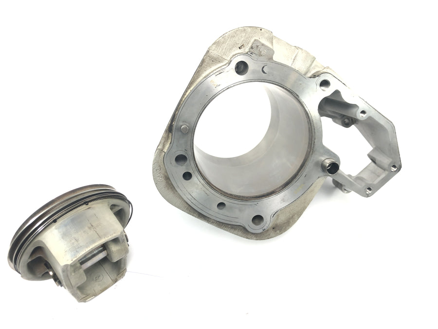 BMW R 1150 RS R22 [2003] - cylinder with piston on the left