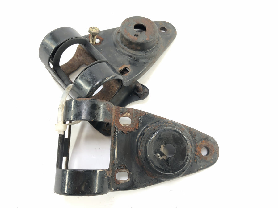 Yamaha XT 500 1U6 [1981] - Headlight mount lamp holder