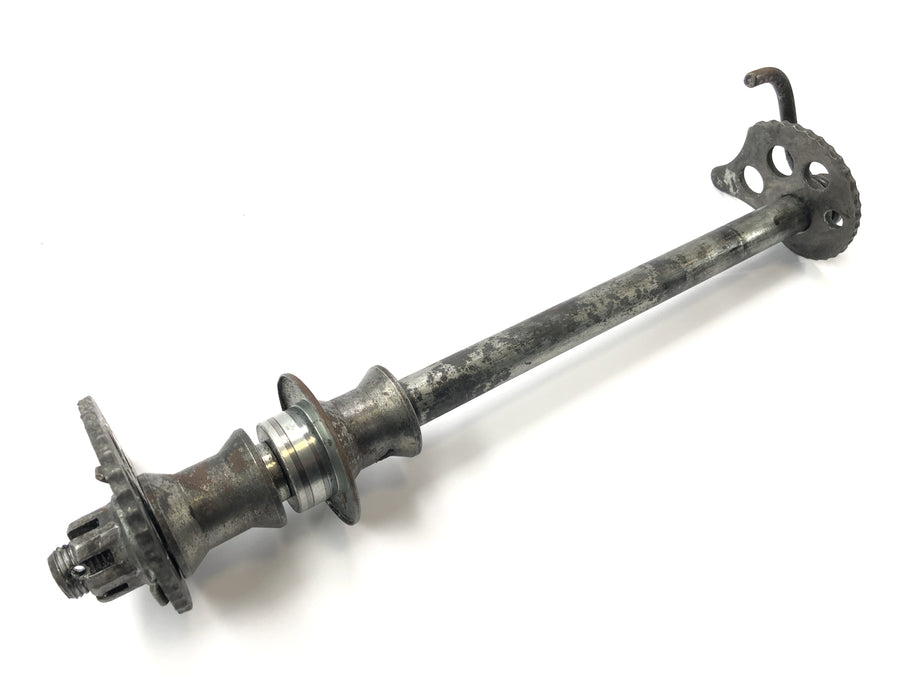 Yamaha XT 600 Z Ténéré 1vj [1986] - Hinter axle axis with chain tensioner