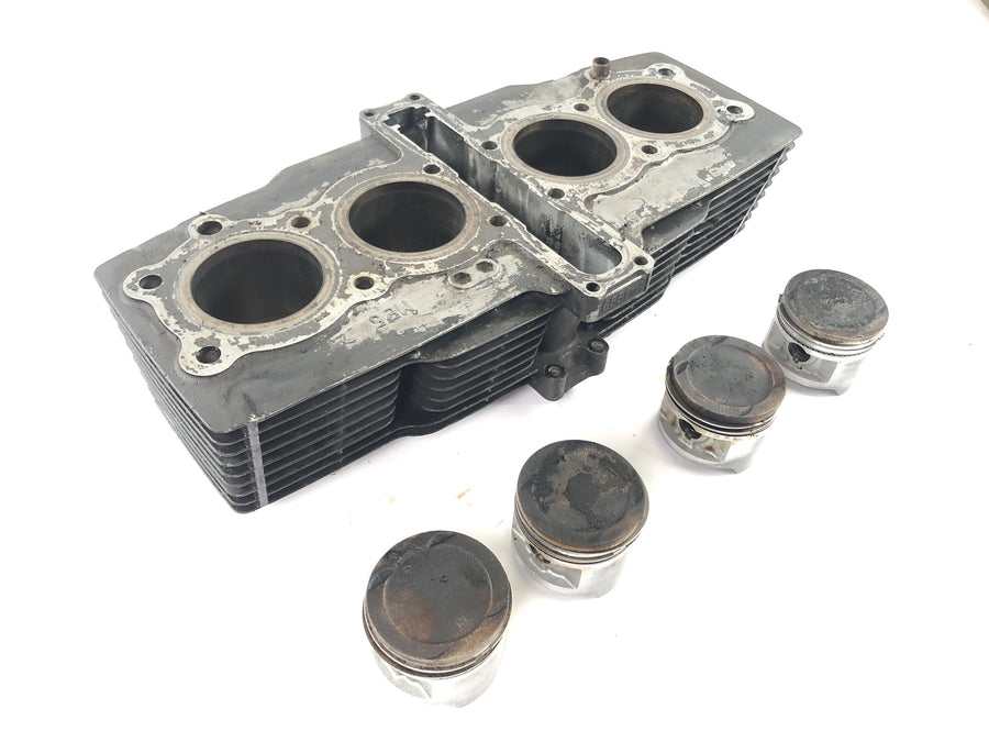 Honda CBX 650 E RC13 [1983] - cylinder with pistons