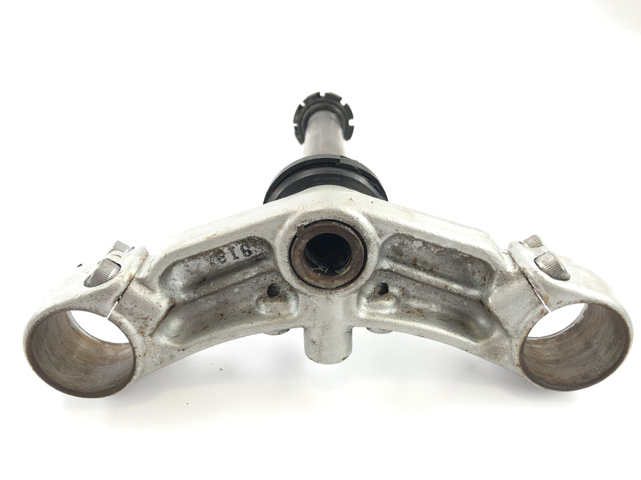 Kawasaki ZR7 ZR750F [1999] - fork bridge below