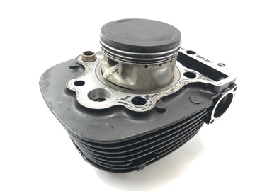 Yamaha XVS 650 Drag Star VM03 [2001] - cylinder with pistons in front