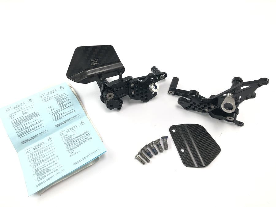 Suzuki GSX R 1000 WVB6 K6 [2006] - Fußrastenanlage Gilles Tooling mit Gutachten Fußrasten Fahrer