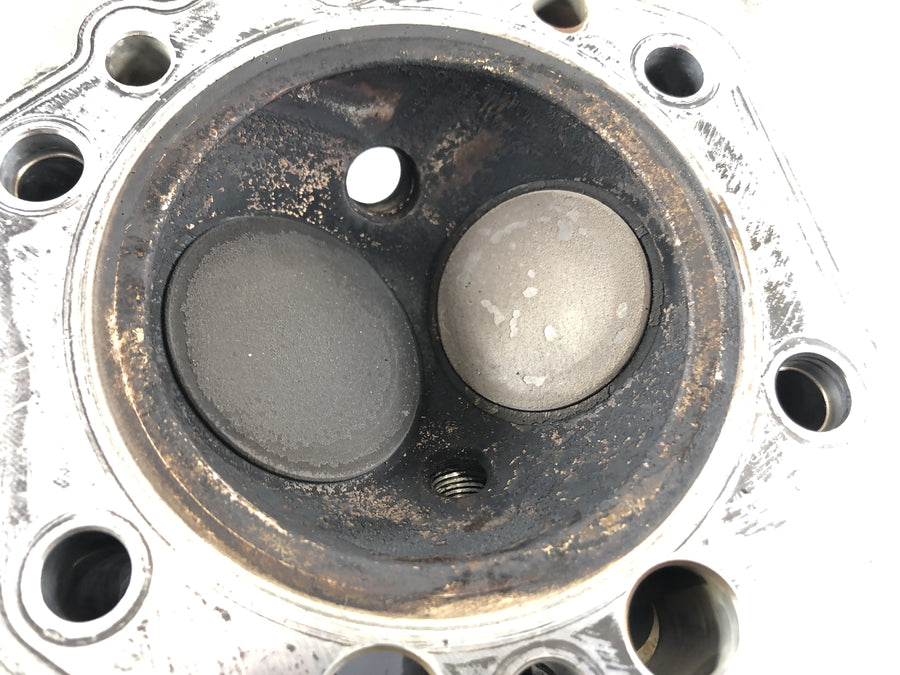 Moto Guzzi Norge 1200 [2006] - cylinder head on the right