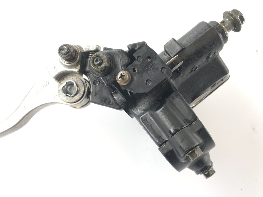 Suzuki Bandit 1200 GV75A [1998] - Handbrake pump front wheel brake handlebar fitting right