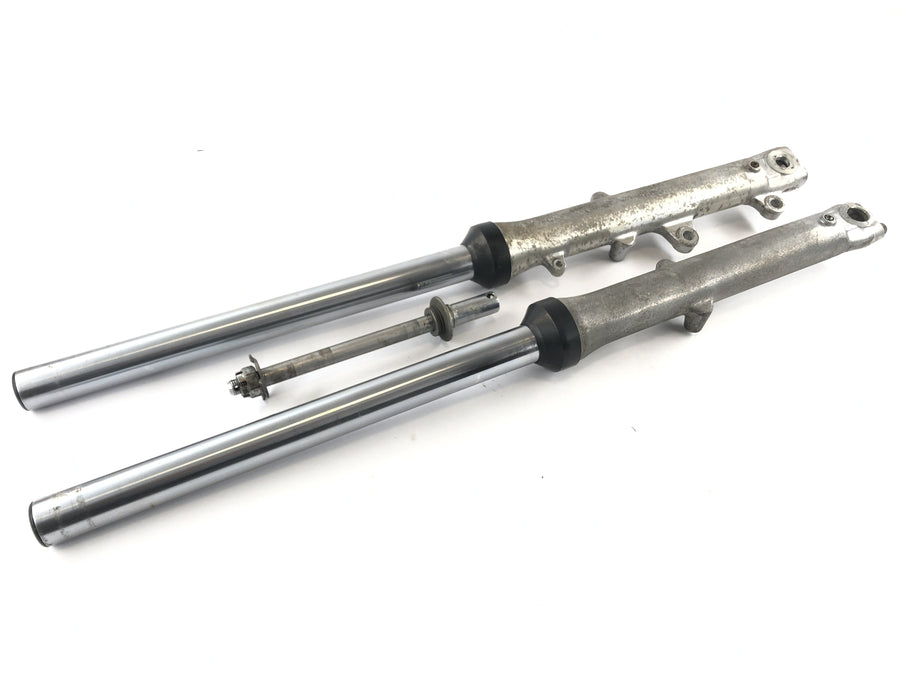 Yamaha XS 400 2A2 [1982] - Telescopic fork with axle