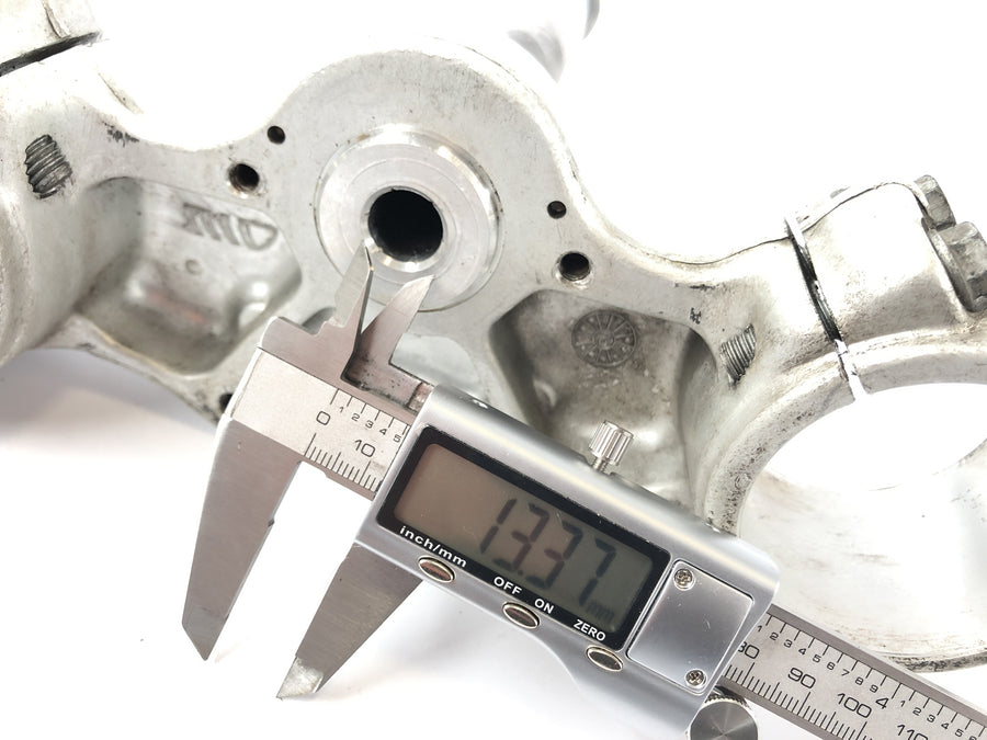 KTM LC4 640 EGS [2004] - fork bridge below