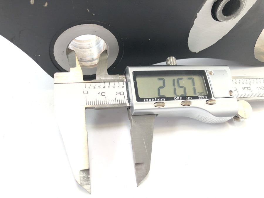 Suzuki VZ 1500 WVCU [2011] - fork bridge at the top