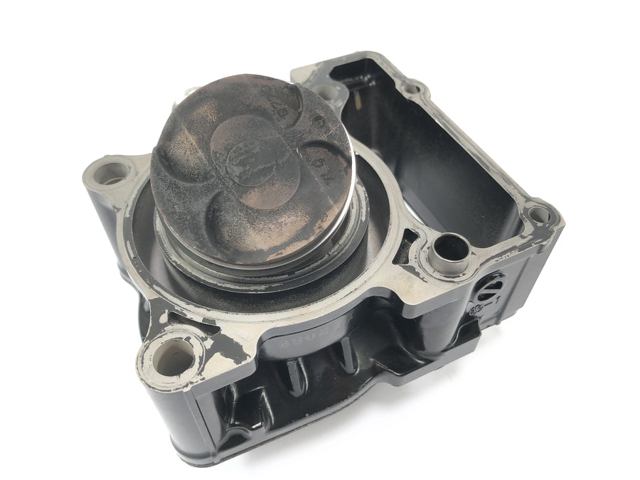 Kawasaki Ninja 125 BX125B [2024] - cylinder with pistons