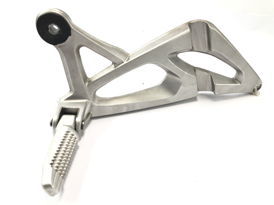 BMW K 1200 S K12S [2004] - Passenger footrest on the right with footrest plate