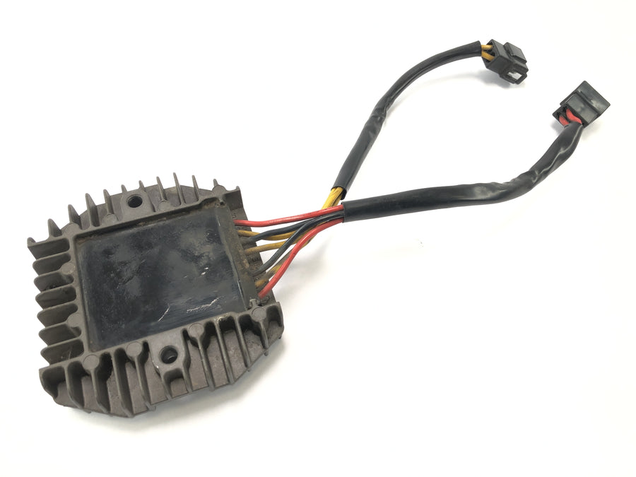 Triumph Speed Triple 1050 515NJ [2007] - Voltage Regulator Rectifier Regulator