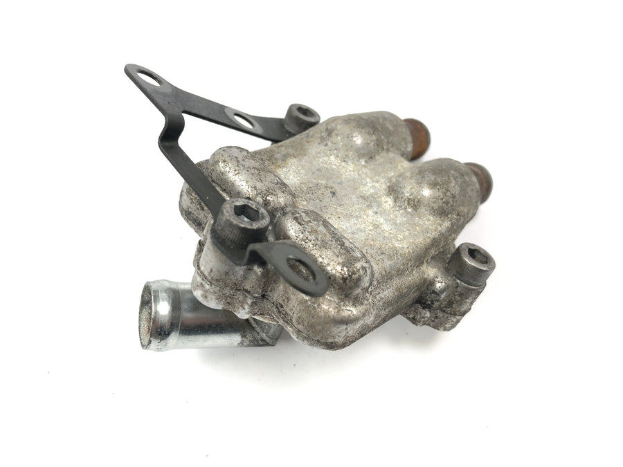 Yamaha XVS 650 Drag Star VM03 [2001] - coolant distributor thermostat housing