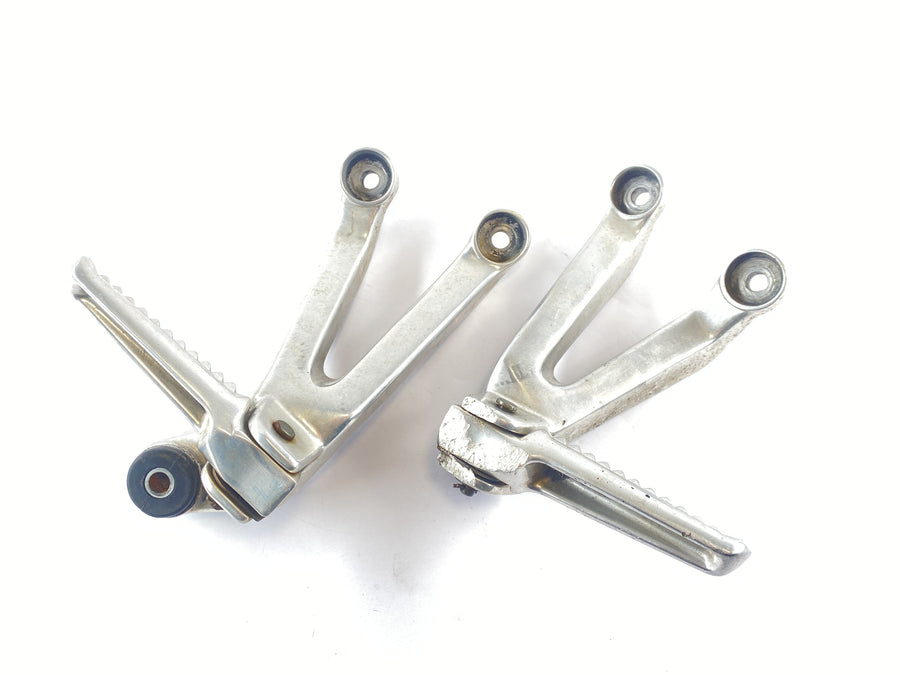 Honda CBR 900 RR SC33 [1996] - Passenger footrests, passenger footrests and holders