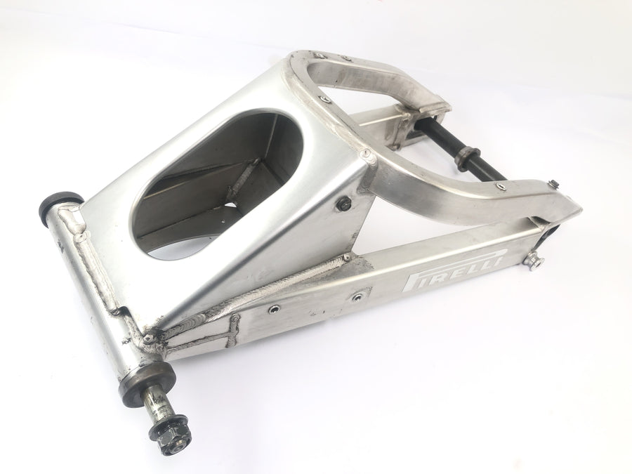 Yamaha YZF R1 RN01 [1998] - Schwinge rear wheel swing