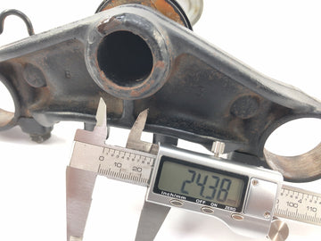 Honda CB 750 RC42 [1996] - fork bridge below - 0