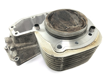BMW R 1100 S R2S [2000] - cylinder with piston on the right