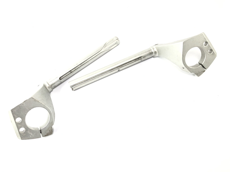 Triumph Sprint ST 1050 [2005] - handlebar fum on the left and right handlebar