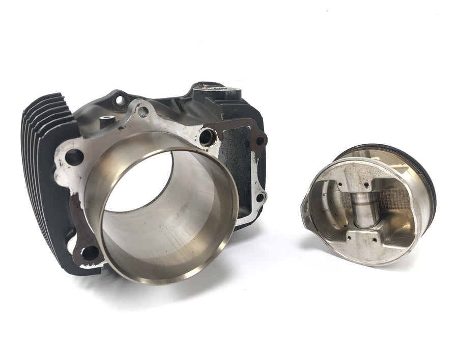 Kawasaki VN 1500 Classic VNT50D [2001] - cylinder kit cylinder with pistons in front