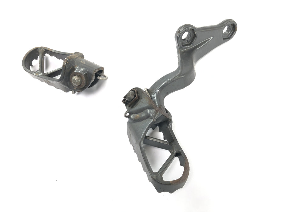 KTM 640 LC4 EGS [1999] - Footrests Footrests Driver's footrest left and right