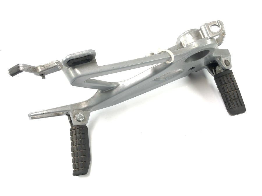 Honda SLR 650 RD09 [1997] - footrest system on the right footrest bracket