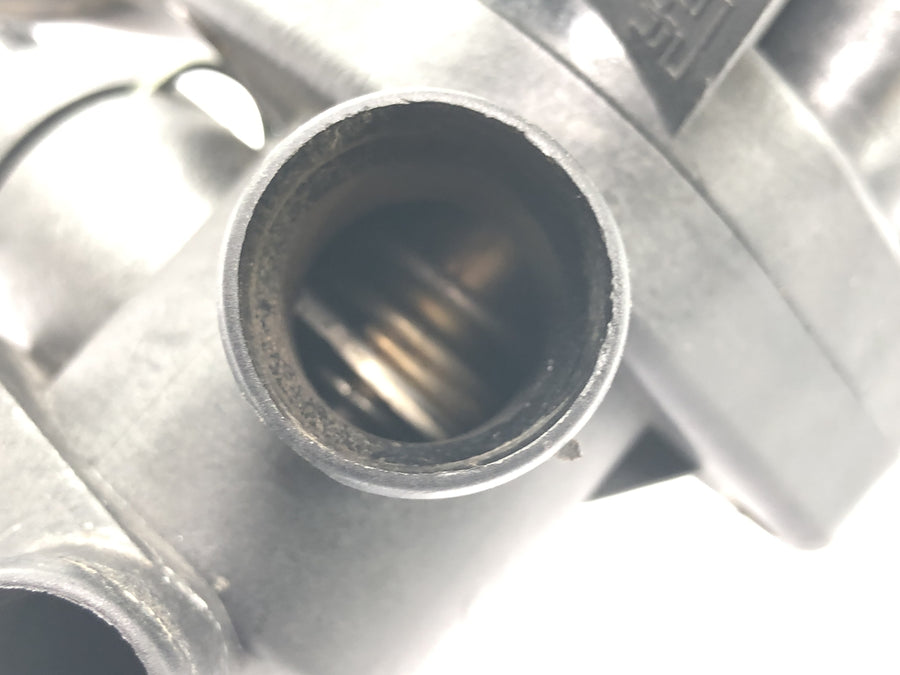 TRIUMPH DAYTONA 955I T595 [1998] - Coolant thermostat thermostat housing