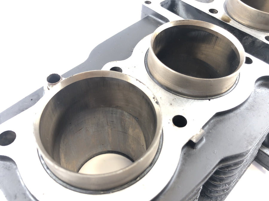Honda CBX 650 E RC13 [1983] - cylinder with pistons