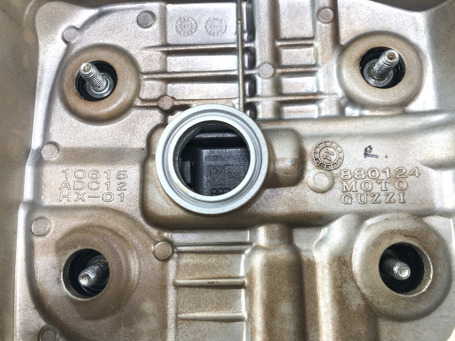 Moto Guzzi Stelvio 1200 8V [2016] - Valve cover right cylinder head cover quattro valvole