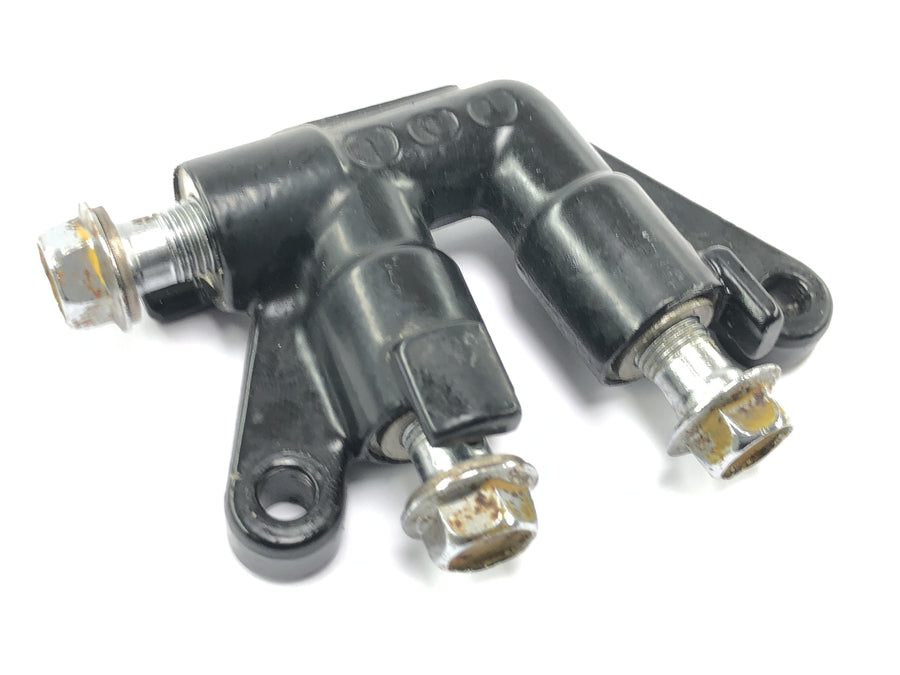 Suzuki RG 250 Gamma GJ21D [1987] - Front brake distributor brake force distributor