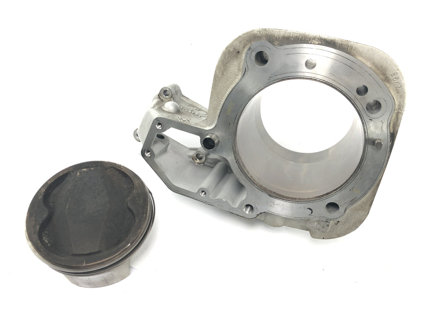 BMW R 1150 RS R22 [2003] - cylinder with piston on the left