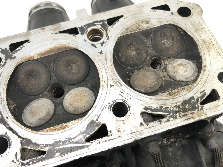 Kawasaki GPZ 1000 RX [1987] - Cylinder head not complete