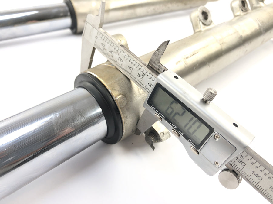 Suzuki GSX R 1100 GV73B [1990] - fork telegabel with axis