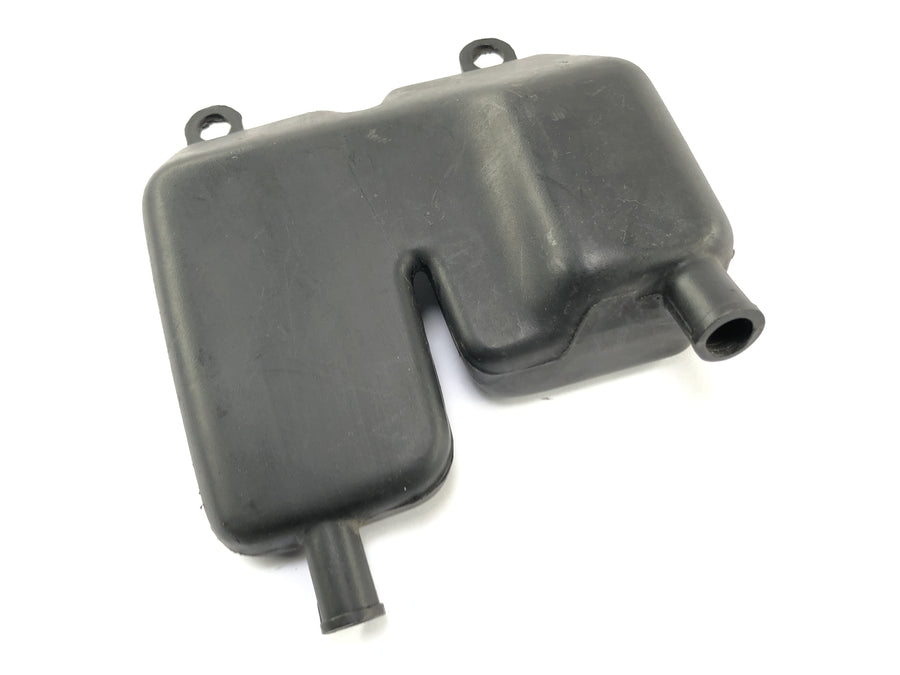 Ducati 900 SS [1991] - Air filter box breather tank