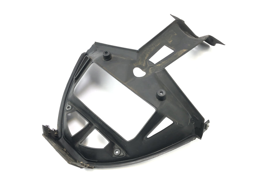 Aprilia RST 1000 Futura [2002] - cladding keel disguise below middle