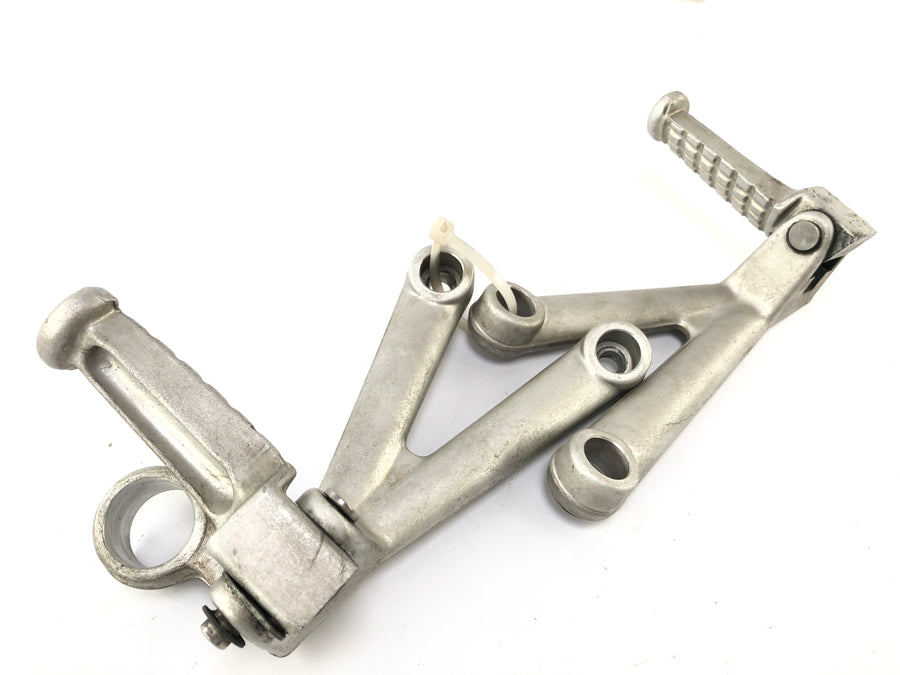 Triumph Daytona 955i T595 [1999] - Passenger footrests left and right with holder