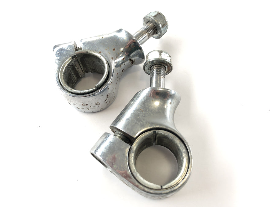 Kawasaki VN 1500 A [1995] - Riser handlebar clamp