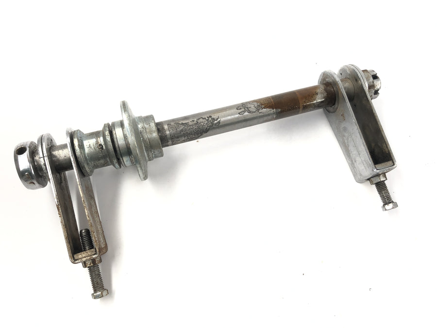 Yamaha XS 650 SE 3L1 [1979] - rear axle with chain tensioner