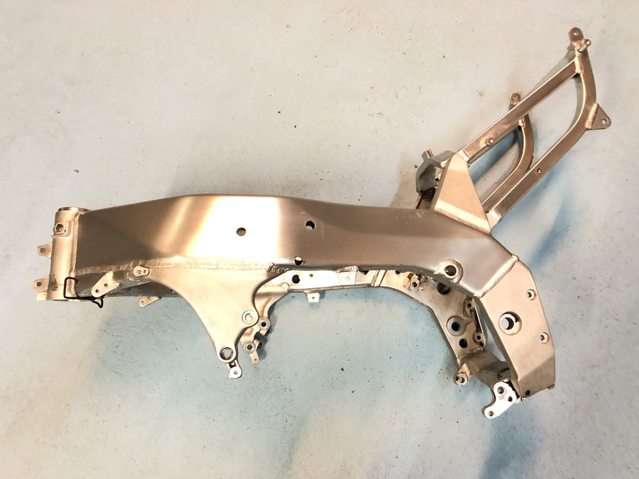 Yamaha YZF 750 R 4HN [1996] - frame with papers