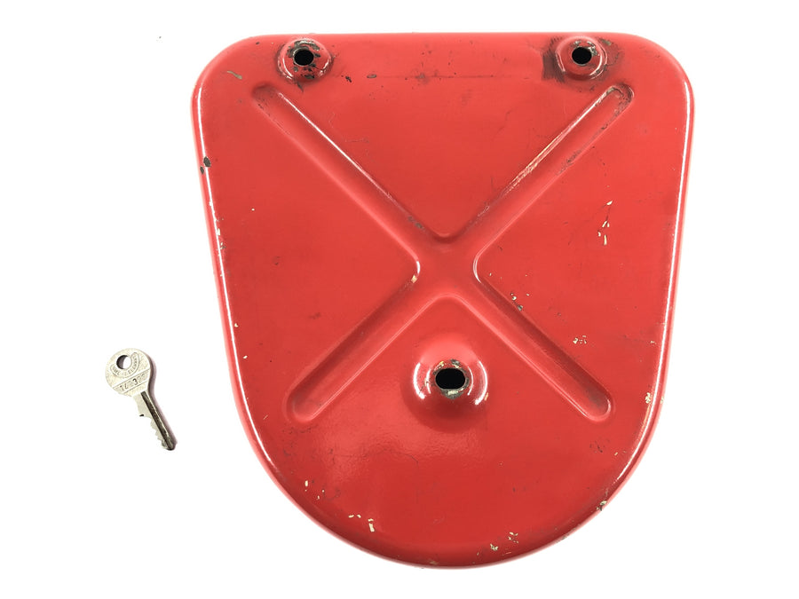 Moto Guzzi V7 Special [1971] - side cover tool compartment lid lockable with key