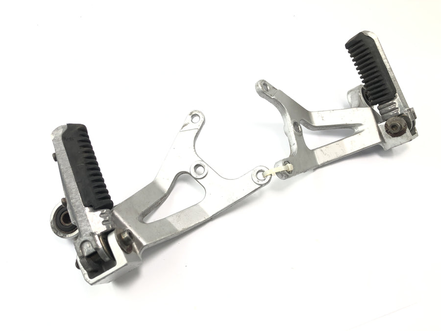 Suzuki GSX-R 1100 W GU75 C [1994] - Footrest system passenger right and left