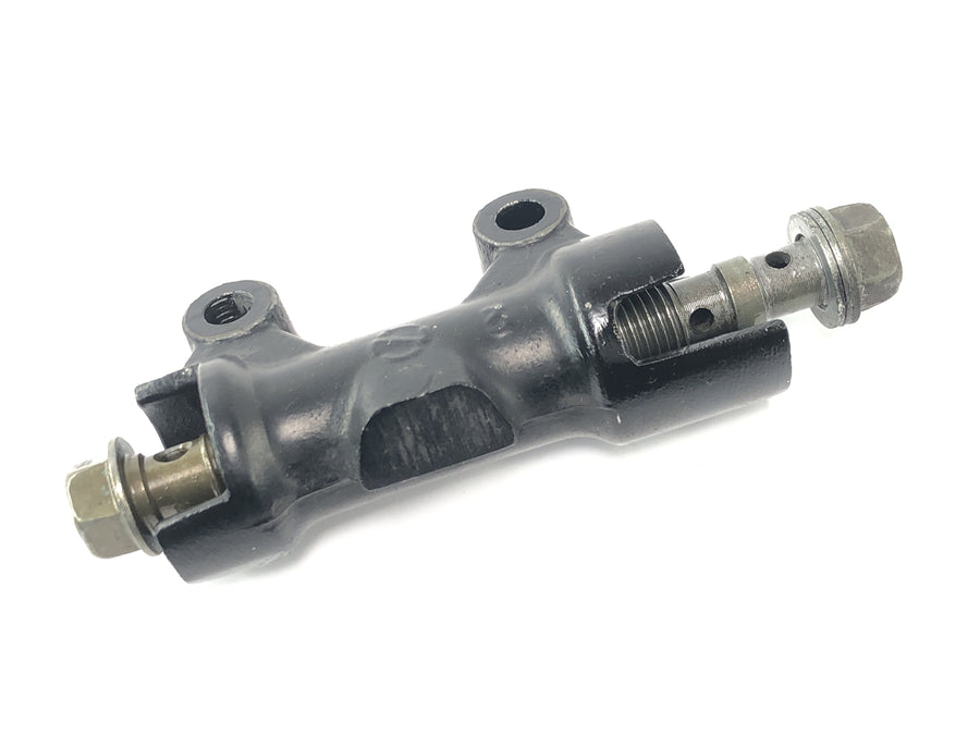 Triumph Daytona 900 T300 [1996] - Front brake line distributor