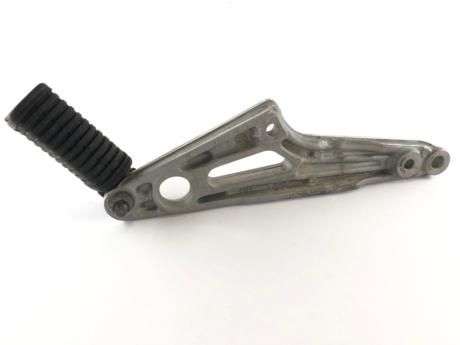 Yamaha XS 1100 2H9 [1978] - Passenger footrest left with footrest mount