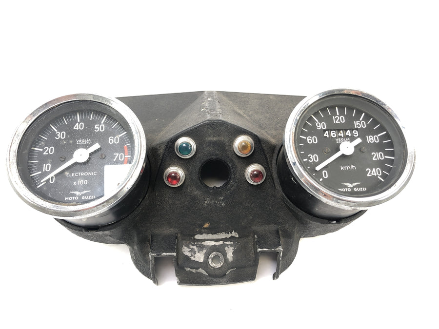 Moto Guzzi V7 Special [1971] - Speedometer Cockpit