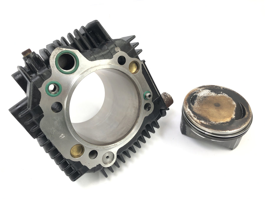 Ducati ST2 944 [1999] - Cylinder with piston horizontal