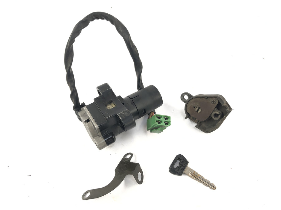 Suzuki GSX R 1100 GV73B [1990] - ignition lock