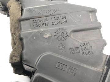 Triumph Tiger 955i 709EN [2003] - Air filter box airbox air filter housing - 0