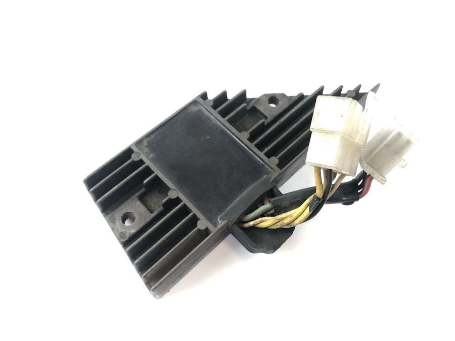 Honda CBX 650 E RC13 [1983] - controller rectifier tension regulator