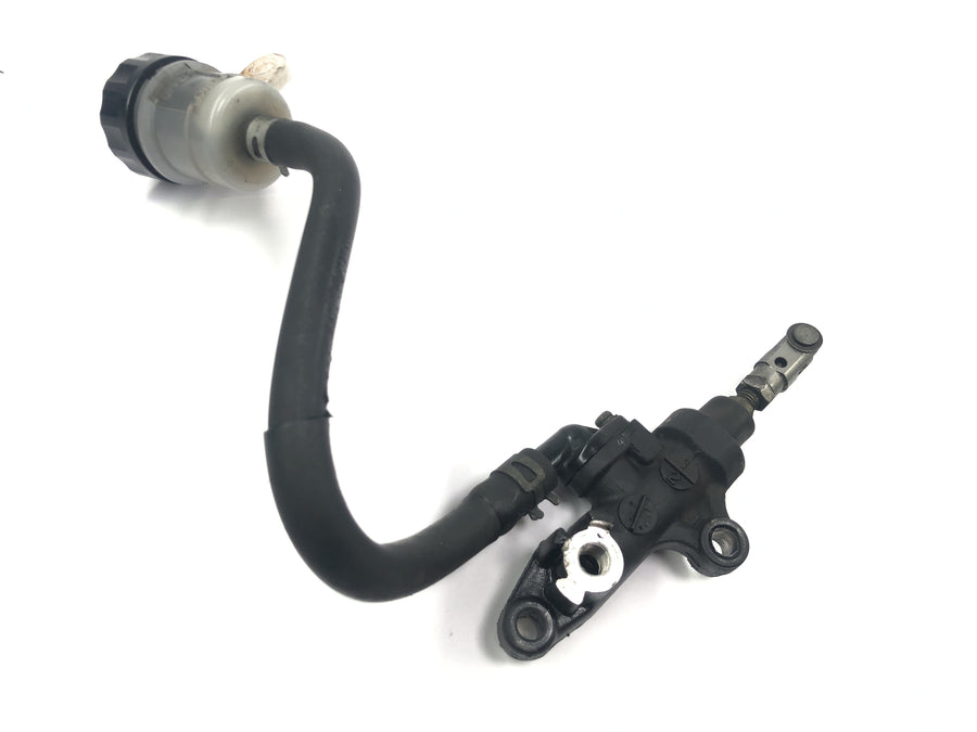 Yamaha YZF R1 RN04 [2001] - Rear brake pump