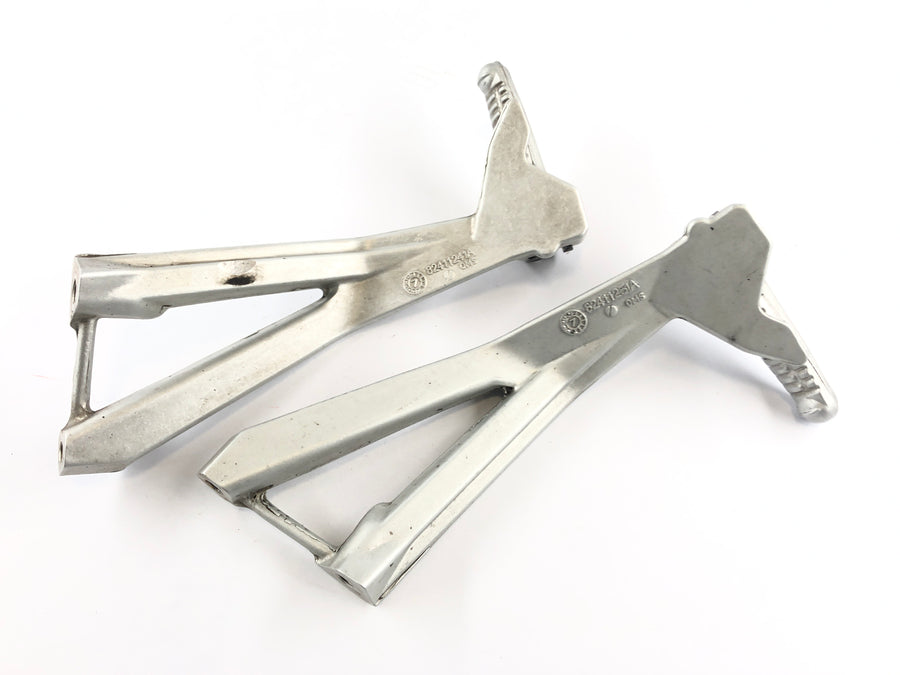 Ducati 1098 S H7 [2009] - Pediatric footrests on the left and right with holder